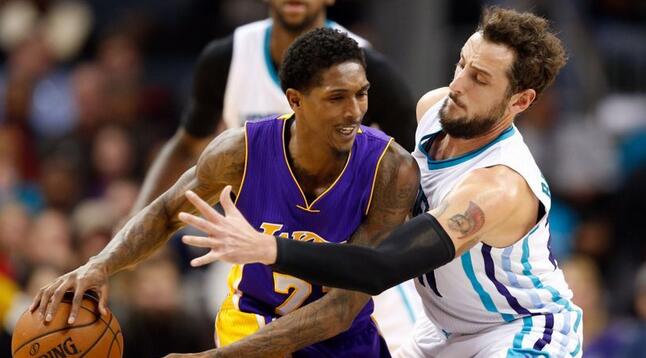 让人们对他 让人们对他